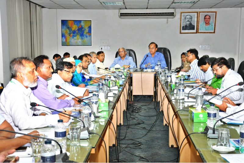 1st quarterly review meeting for the Divisional General Managers of Bangladesh Krishi Bank(BKB) was held at the bank's Head Office on October 06, 2016. The Chairman of the bank Mr. Mohammad Ismail addressing the review meeting as chief guest. The Managing Director of the bank Mr. M A Yousoof presided over the meeting. Among others, the Deputy Managing Directors Mr. Md. Abul Hossain and Mr. Mahtab Zabin, all the General Managers of head office including field offices, concerned DGMs along with other officials were present on the occasion.